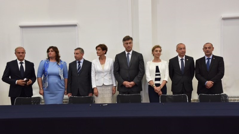 Gov't helping Knin economically to halt emigration